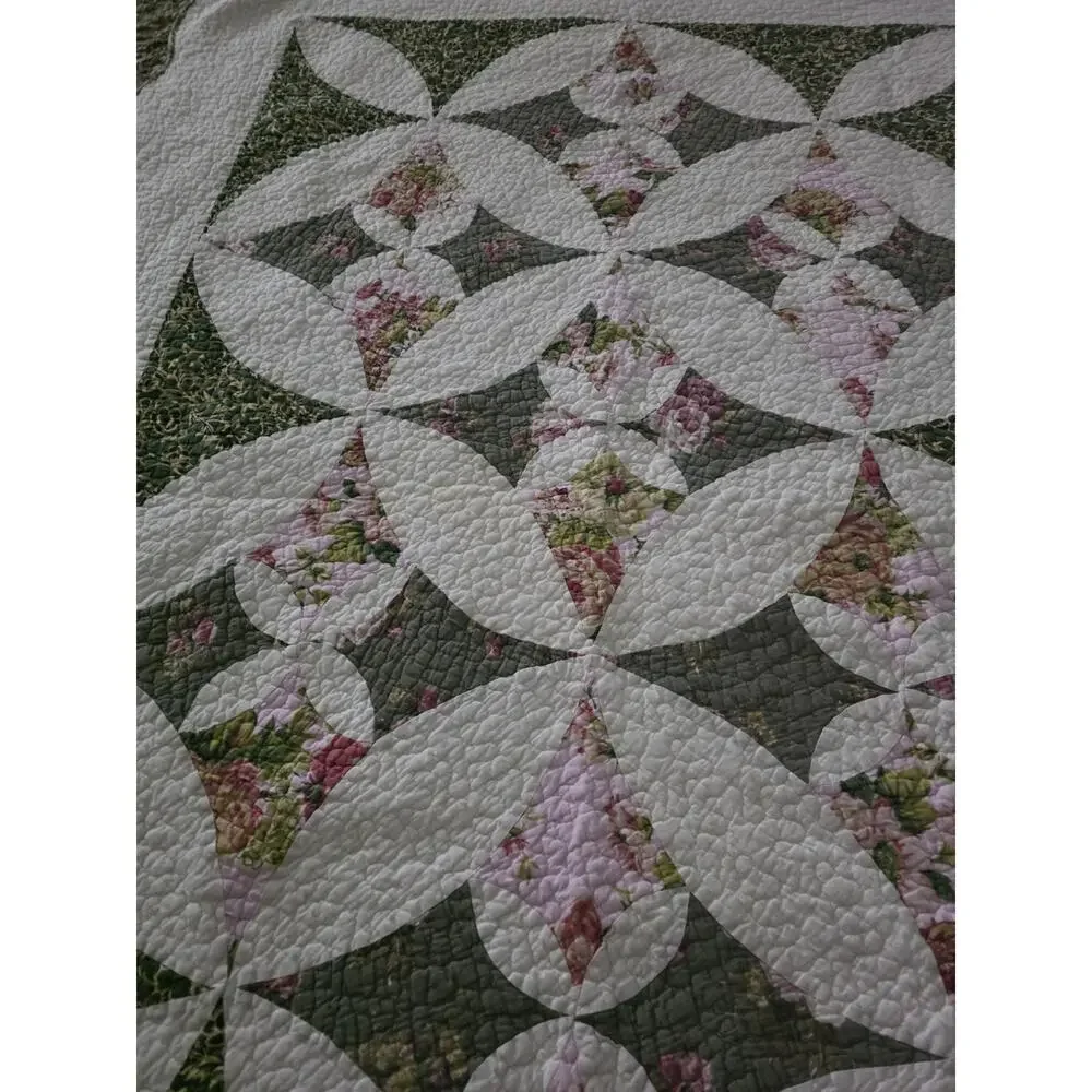 Vintage Cathedral Window Lap Quilt Scalloped Edge 58 X 45